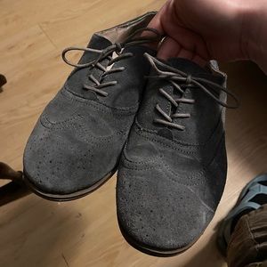 Comfortable Oxford style dress shoes